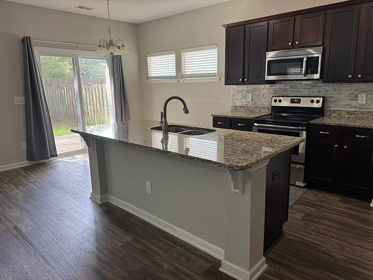 218 Harvest Glen Ln — Photo 3