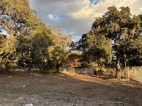 5th image of 185 Polly Dr