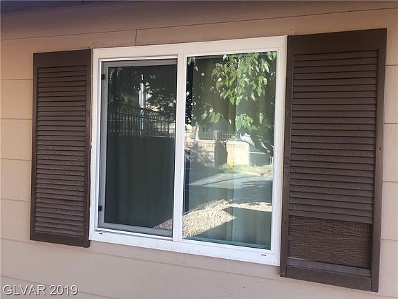 4th image of 301 Vandalia St