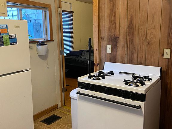 5th image of 217 E 1st St #1