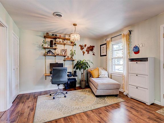 5th image of 75 Saint Anthony Ln