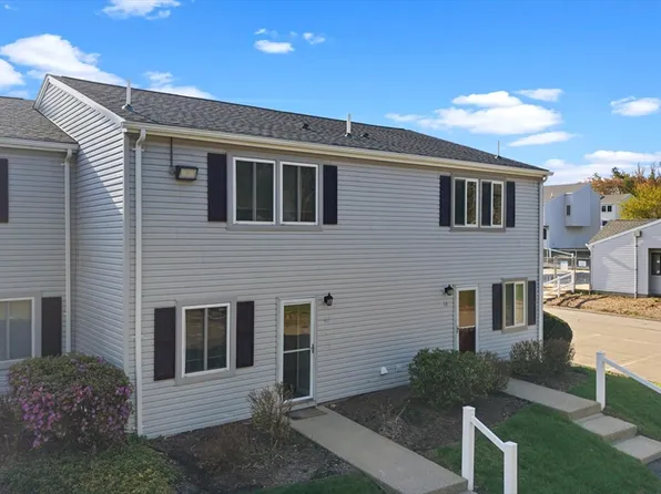 168 Hart St APT 57, Taunton, MA 02780