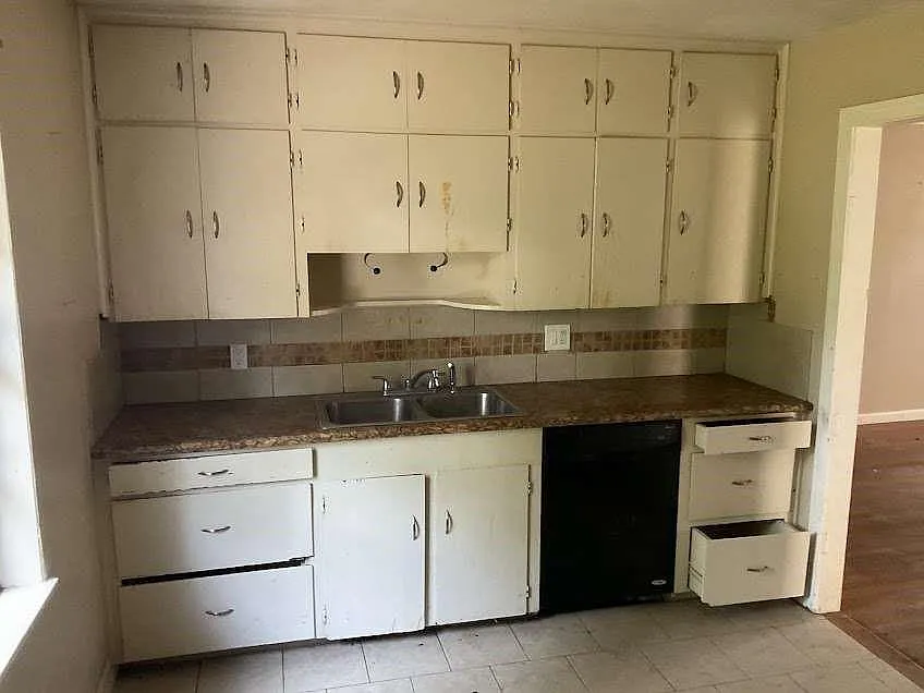 3 bed, 1.0 bath, 1260 sqft, $1,595 — Photo 4