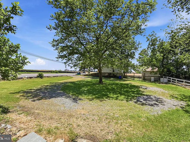 8606 Yellow Springs Rd — Photo 39