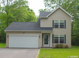 986 Five Mile Line Rd, Webster, NY 14580