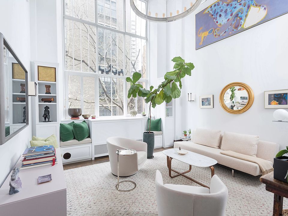 1st image of 1 W 67th St #316