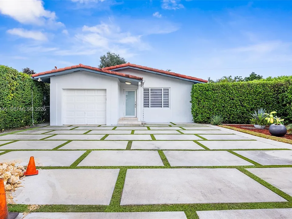 2121 Red Rd