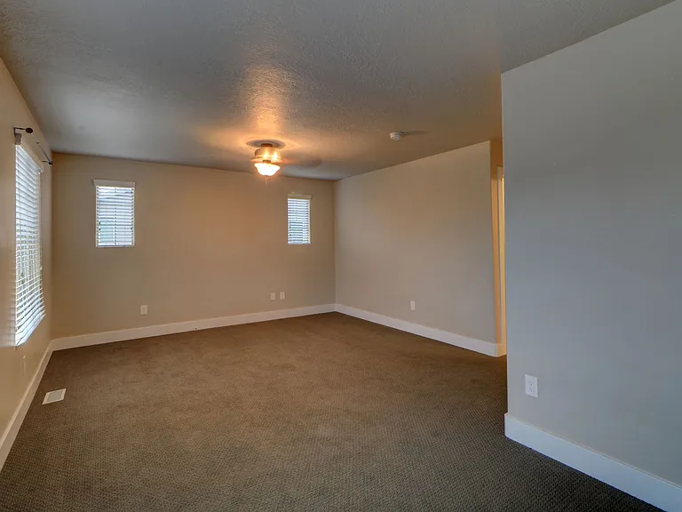 120 W 3430 N — Photo 22