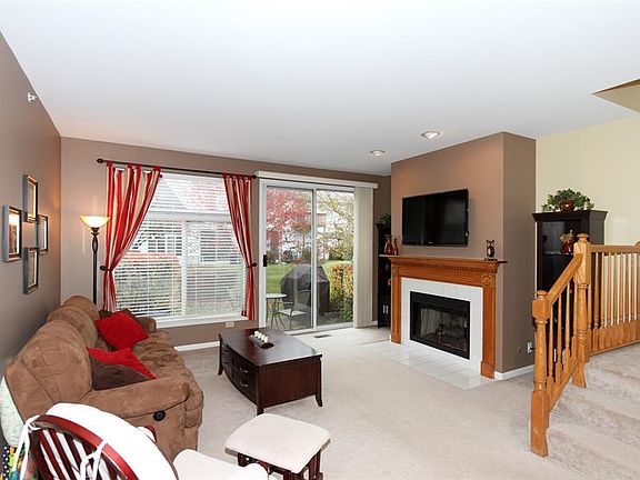5th image of 1116 E Wilson Ave