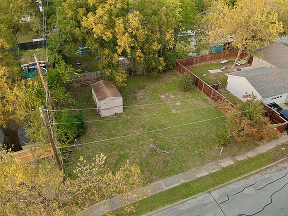 2nd image of 2003 Royal Oaks Dr Lot 15-16