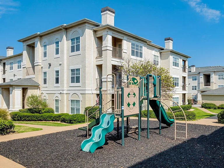 Estancia Apartments — Photo 6