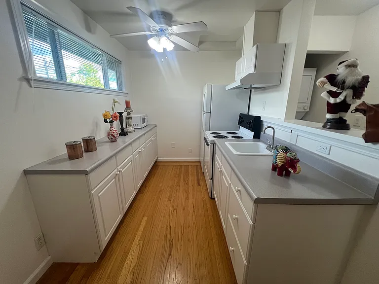 3715 Sacramento Ave — Photo 10