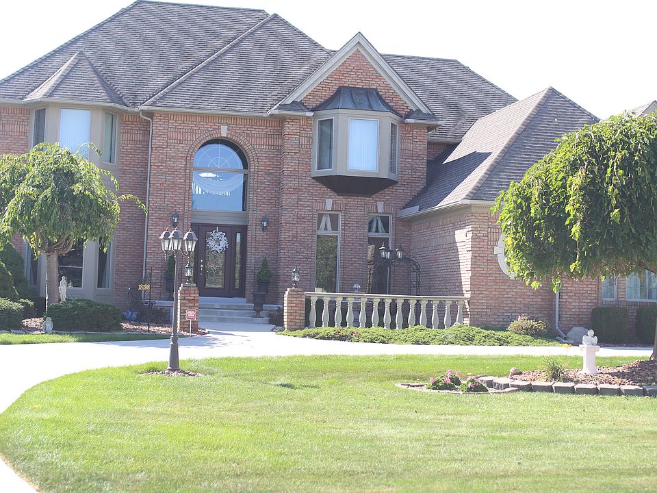 1st image of 18198 Country Club Cir