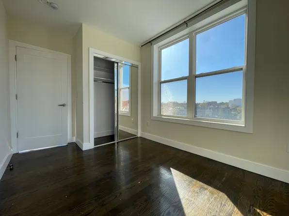 490 Ocean Parkway image 10 of 13