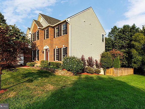 3rd image of 8137 Tenbrook Dr