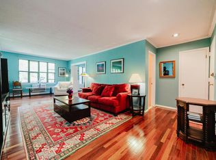 949 Sierra Vista Ln, Valley Cottage, NY 10989