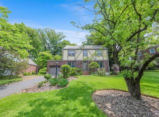 673 S Forest Dr, Teaneck, NJ 07666