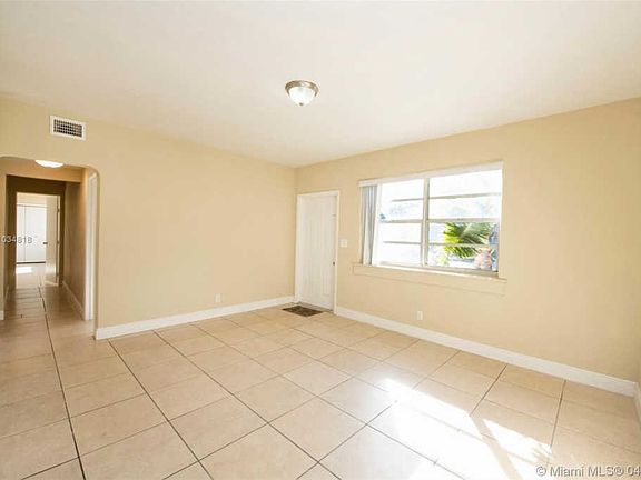 5th image of 12245 NE 9th Ave #1