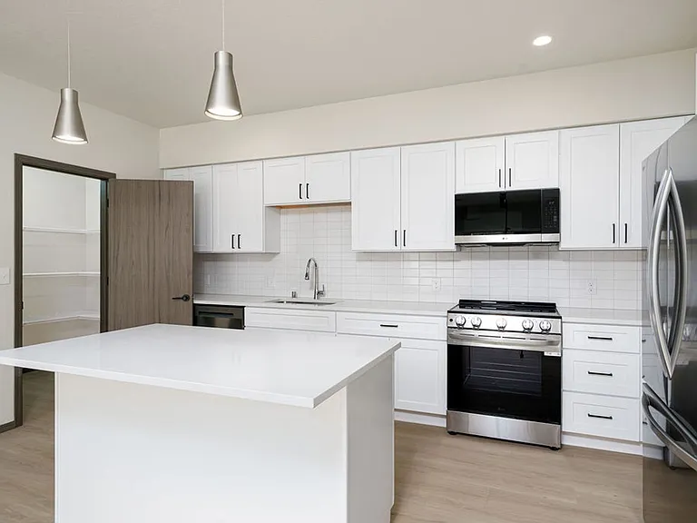 The Vistas Apartments at Beacon Hill — Photo 88