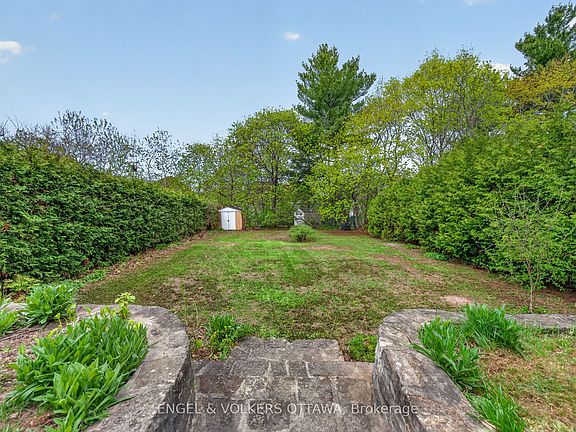 3rd image of 1442 Cavendish Rd