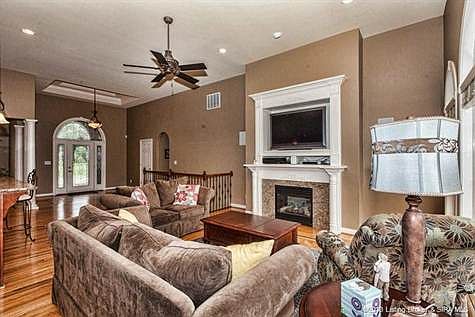 2nd image of 1612 Champions Pointe Pkwy