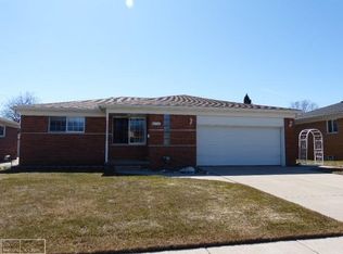 18390 Lister Ave, Eastpointe, MI 48021