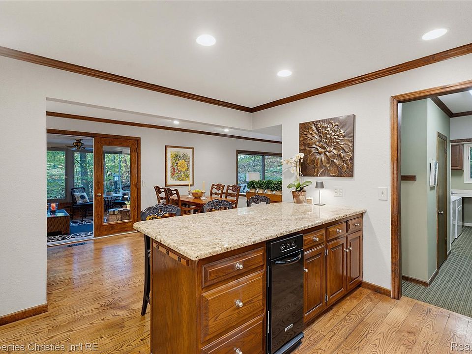 1100 Bretton Ln, photo 24