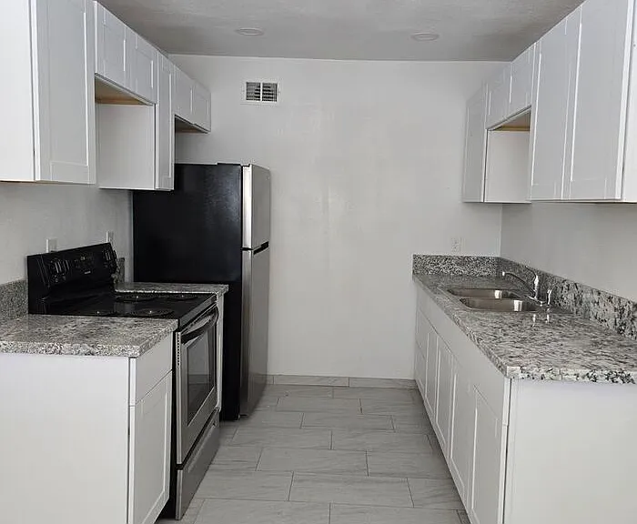 511 N Iroquois Ave #B — Photo 6