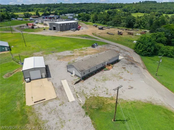 1207 N 2nd St, Ozark, AR 72949
