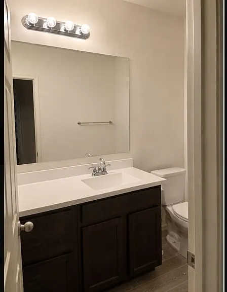 216 W Tropical Dr — Photo 2