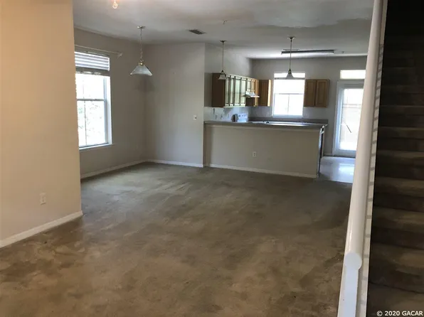 621 SW 10th St APT 201, Gainesville, FL 32601