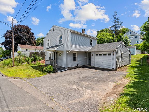 2nd image of 93 Marconi Avenue