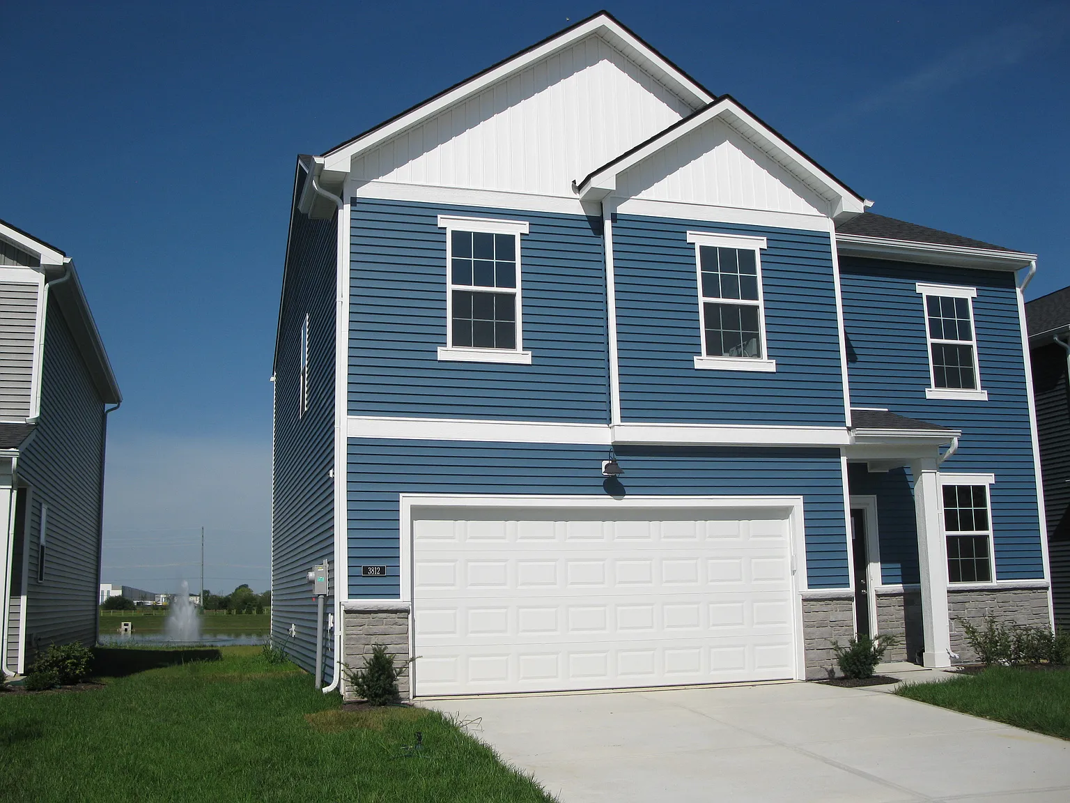 4 bed, 2.5 bath, 2170 sqft, $2,495 — Photo 2