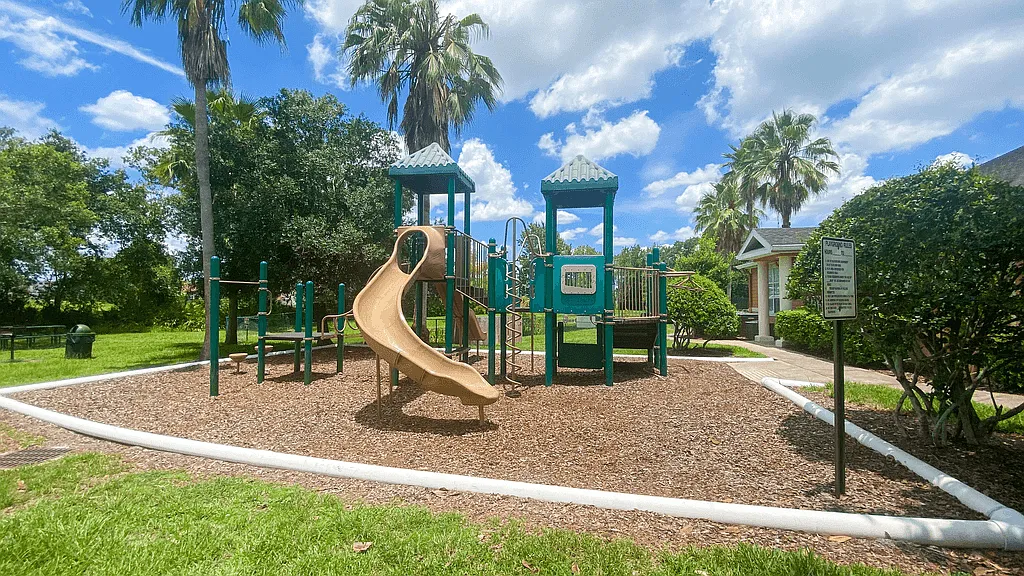 Sand Lake Pointe Apartments — Photo 4
