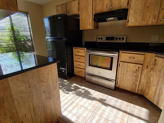 4th image of 220 Lemon Tree Ln Unit 5