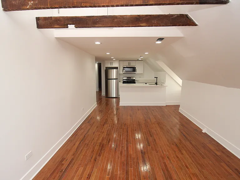 1362 N Bosworth Ave #4A — Photo 4