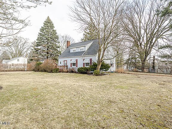 2nd image of 1517 Tiffin Rd