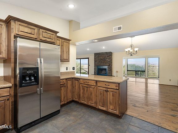 4th image of 15619 E PALISADES Boulevard
