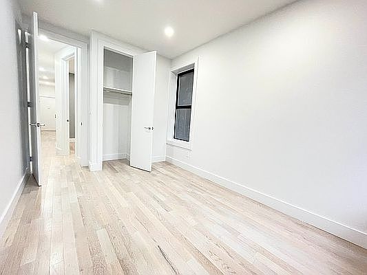 4th image of 4316 Broadway #3
