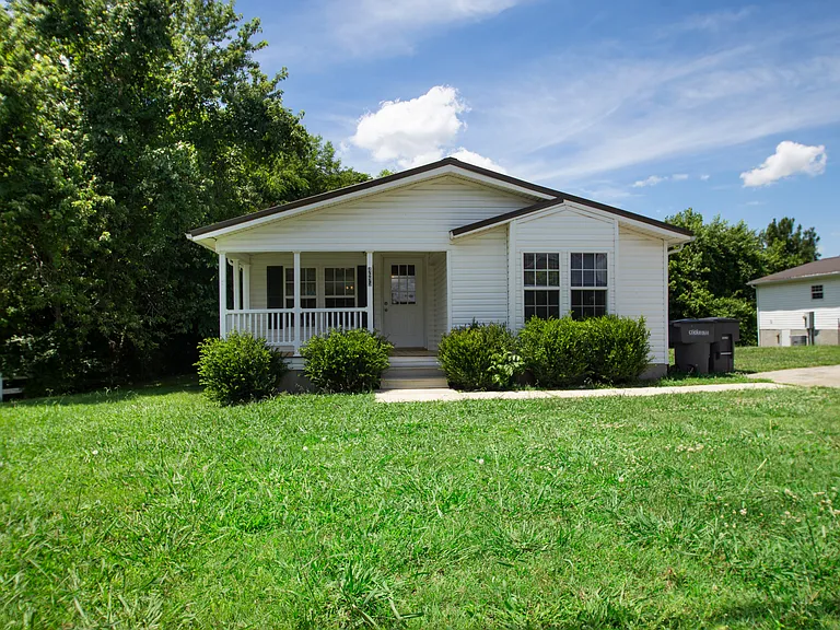 4659 Old Sparta Rd — Photo 1