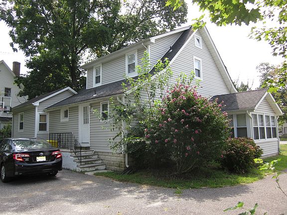 2nd image of 1147 Central Ave