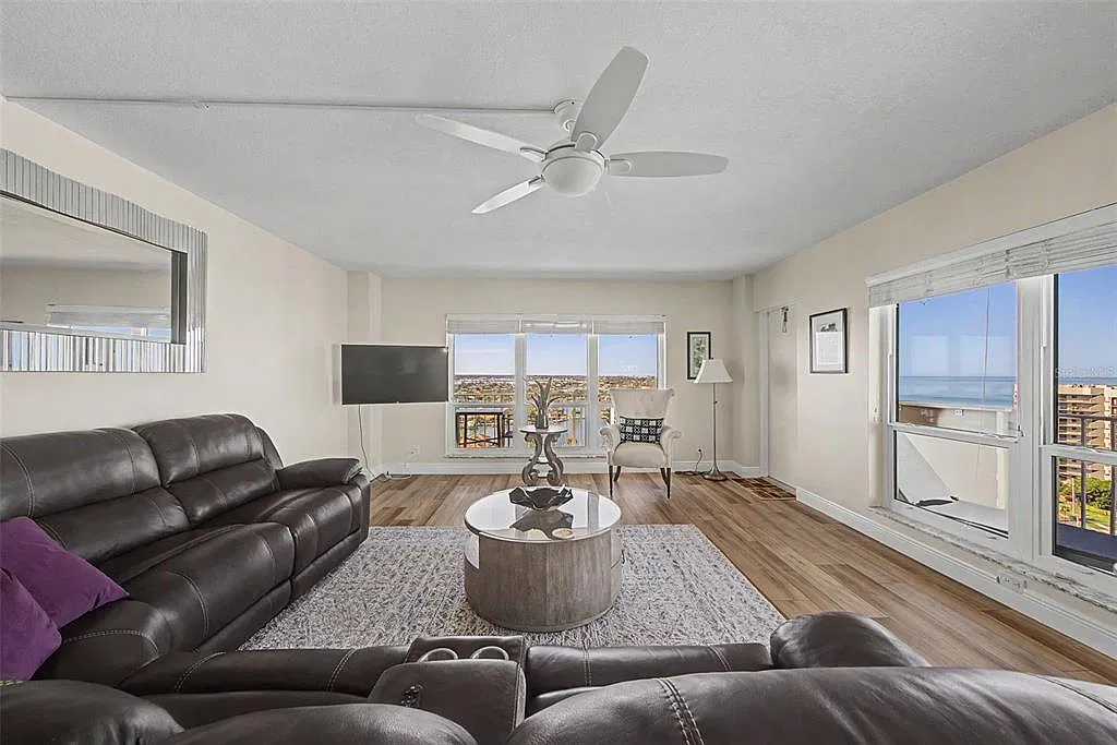 2 bed, 2.0 bath, 1500 sqft, $5,000 — Photo 4