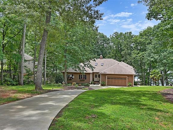 2nd image of 300 Royal Oaks Dr