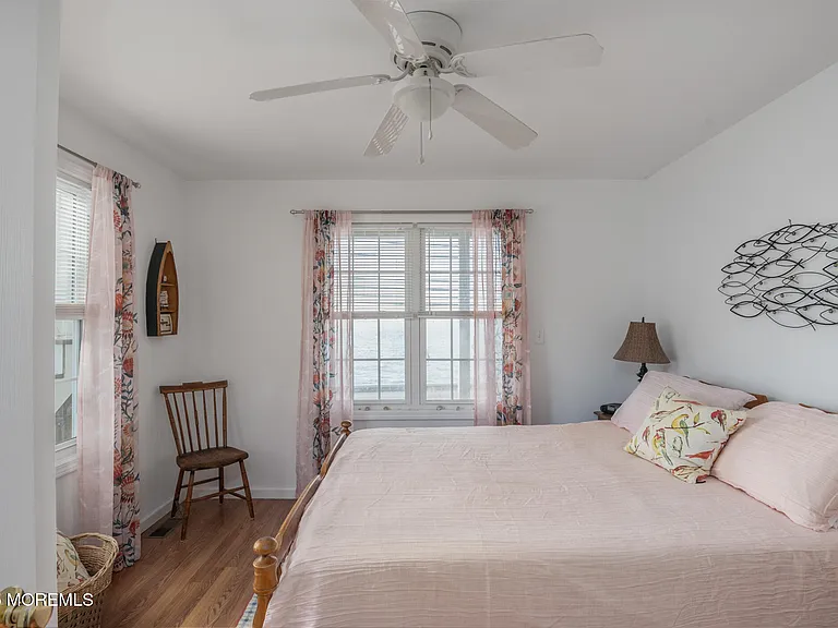 300 N Bayview Ave — Photo 12
