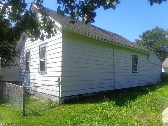 2nd image of 3120 W 48th St
