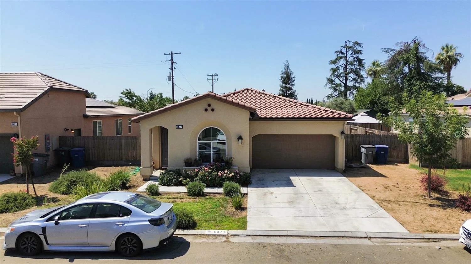 6477 E Tulare St photo 1