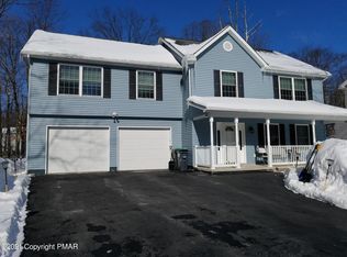 3234 Hamlet Dr, Tobyhanna, PA 18466