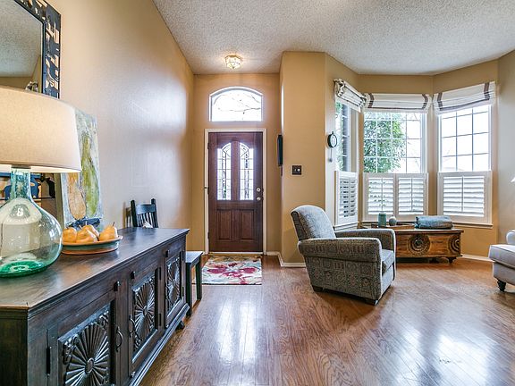 2nd image of 6914 Conestoga Dr