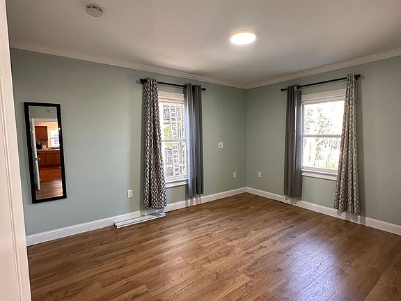 5th image of 24 Moore St #1