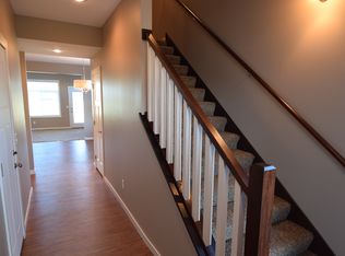 16 Pleasant View Ct, Mankato, MN 56003